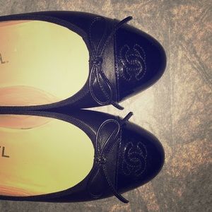 Chanel classic ballet flats in black